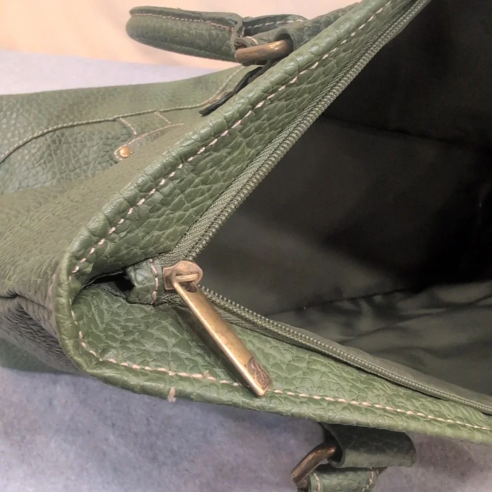 Estee Lauder Olive Green Pebbled Faux Leather Tote Bag with Cosmetic Pouch Set - Picture 5 of 7